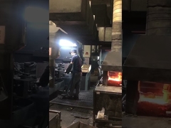 Chaîne de production complète de robinets en laiton usinés par machine de coulée par gravité