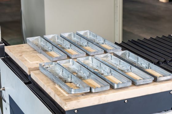 acheter Toutes sortes de pièces de fonderie de laiton débossage, broyage par robot fabrication en ligne