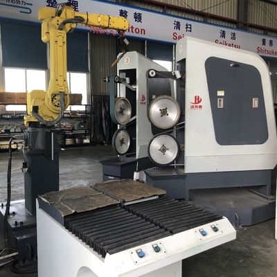 Machine de meulage automatique de bras extérieur robotique de commande numérique par ordinateur pour le montage de robinet de fonderie