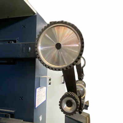 Machine de polissage robotique de commande numérique par ordinateur rectifiant pour les accessoires en laiton avec le moteur pas à pas 1.5KW