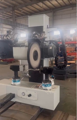 Machine de polissage industrielle pour le déplacement sur les axes X 1000 mm et Min. Diamètre de roue de polissage 400 mm