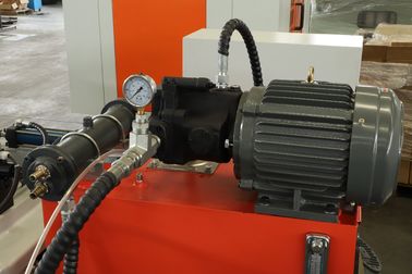 Le métal machine de moulage mécanique sous pression, basse pression machine de moulage mécanique sous pression pour des garnitures de tuyau