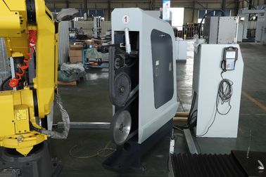 Machine automatique de meulage et de polonais de surface métallique avec le matériel d'acier au carbone