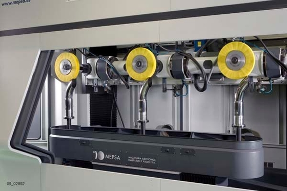 SIX machines de polissage de commande numérique par ordinateur de contrôle de l'axe PROMAX pour le robinet traitant sur la surface